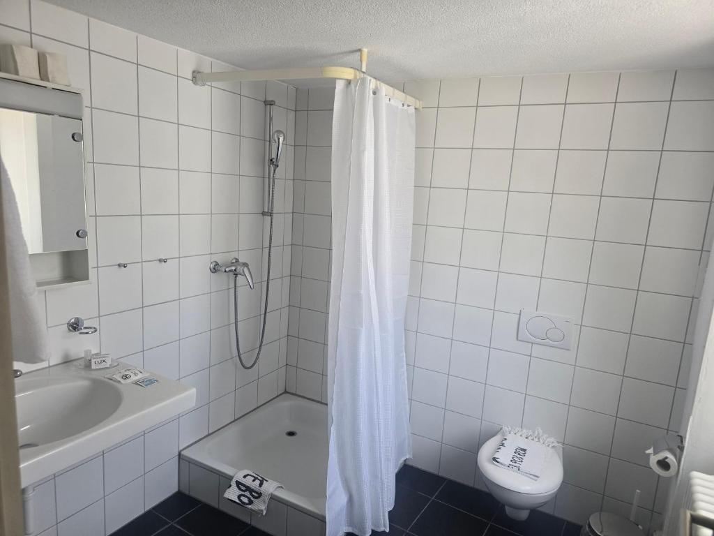 Koupelna v ubytování Zimmer corse 08
