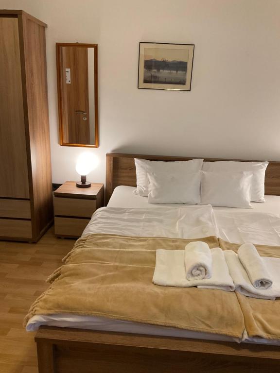 Posteľ alebo postele v izbe v ubytovaní Guszti Villa Hévíz