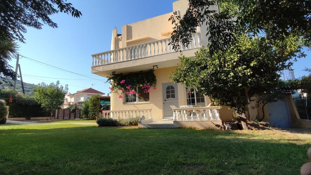 Κήπος έξω από το Andri's Garden House