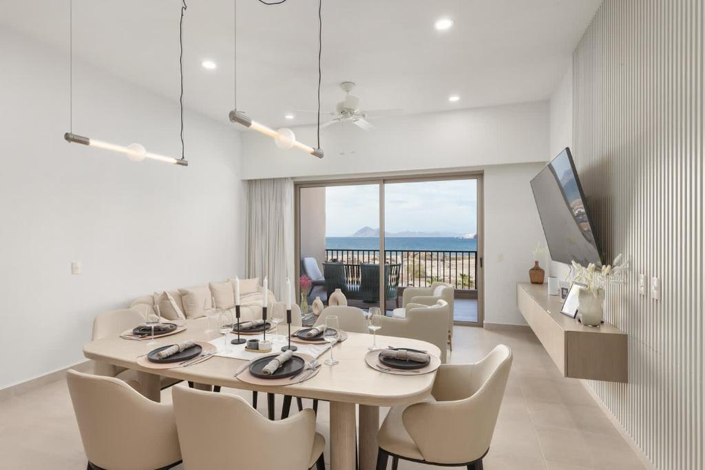 Μια τηλεόραση ή/και κέντρο ψυχαγωγίας στο Extraordinary Beachfront Danzante Bay Loreto