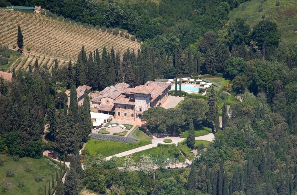 Bazén v ubytování Hotel La Collegiata nebo v jeho okolí