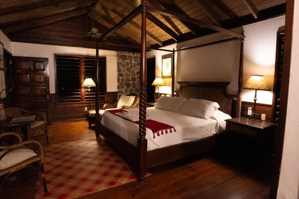 Voodi või voodid majutusasutuse The Lodge & Spa at Pico Bonito toas