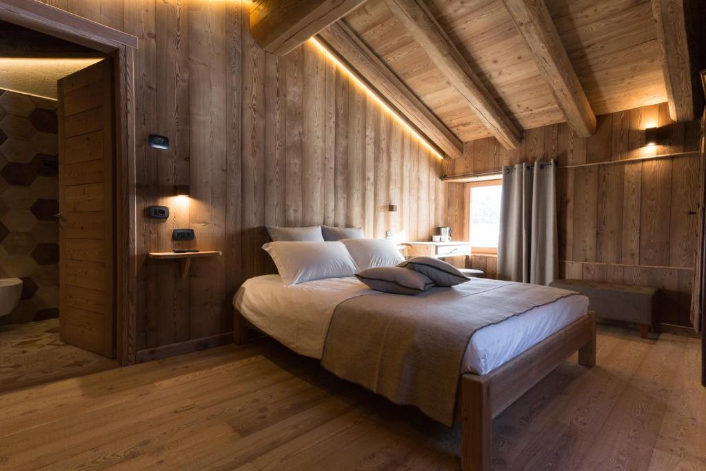 Postel nebo postele na pokoji v ubytování Lavarets Chambres d’Hôtes