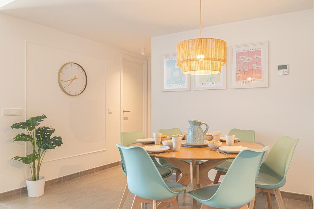 Posedenie v ubytovaní Apartment La Cala With Pool - Happy Rentals