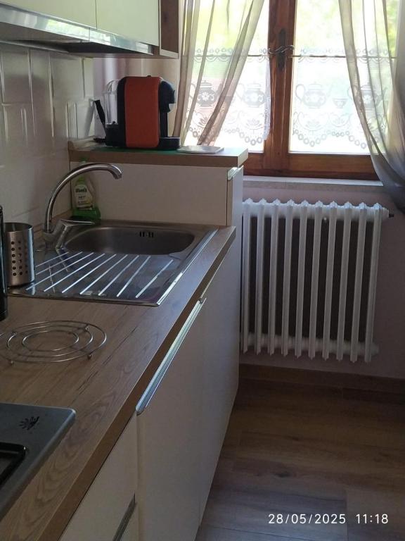 Kuchyň nebo kuchyňský kout v ubytování Casa vacanze Aielli Risorgimento