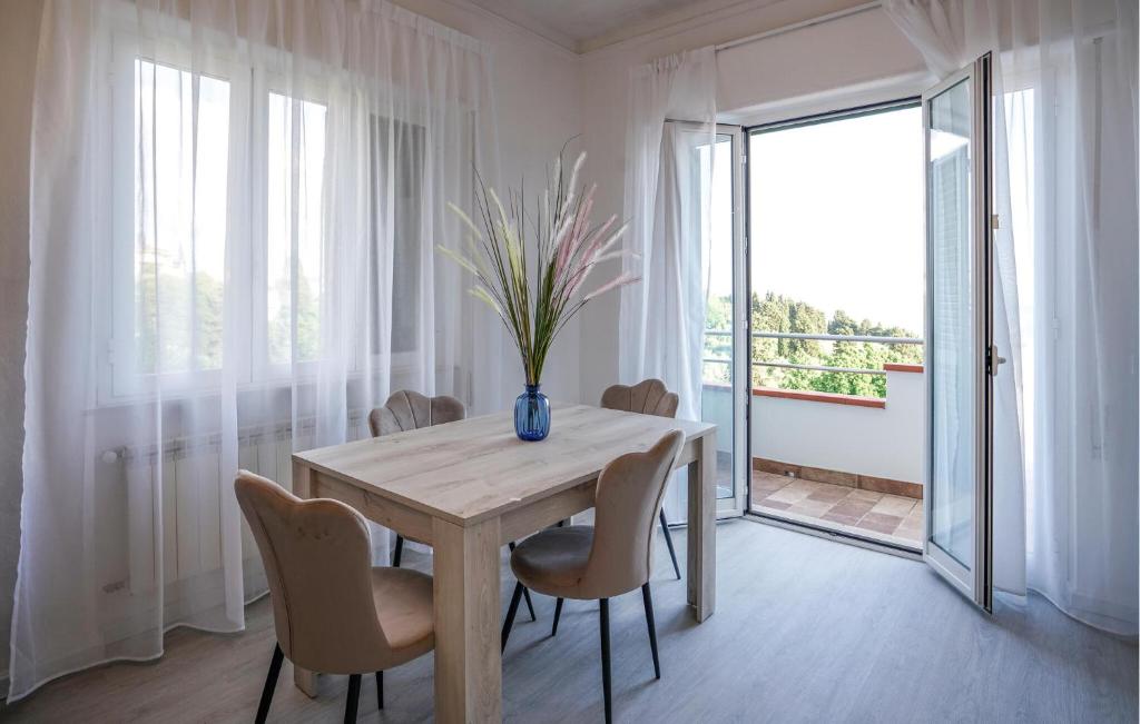 Beautiful Home In Corsanico - Three-Bedroom Holiday Home