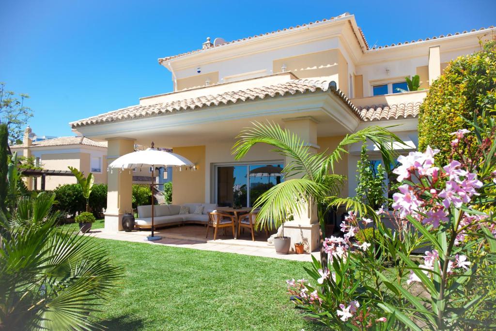 Luxury Villa in Marbella, Sea & Golf Views, Fully Renovated 2025, private Garden, 5 min to Beach