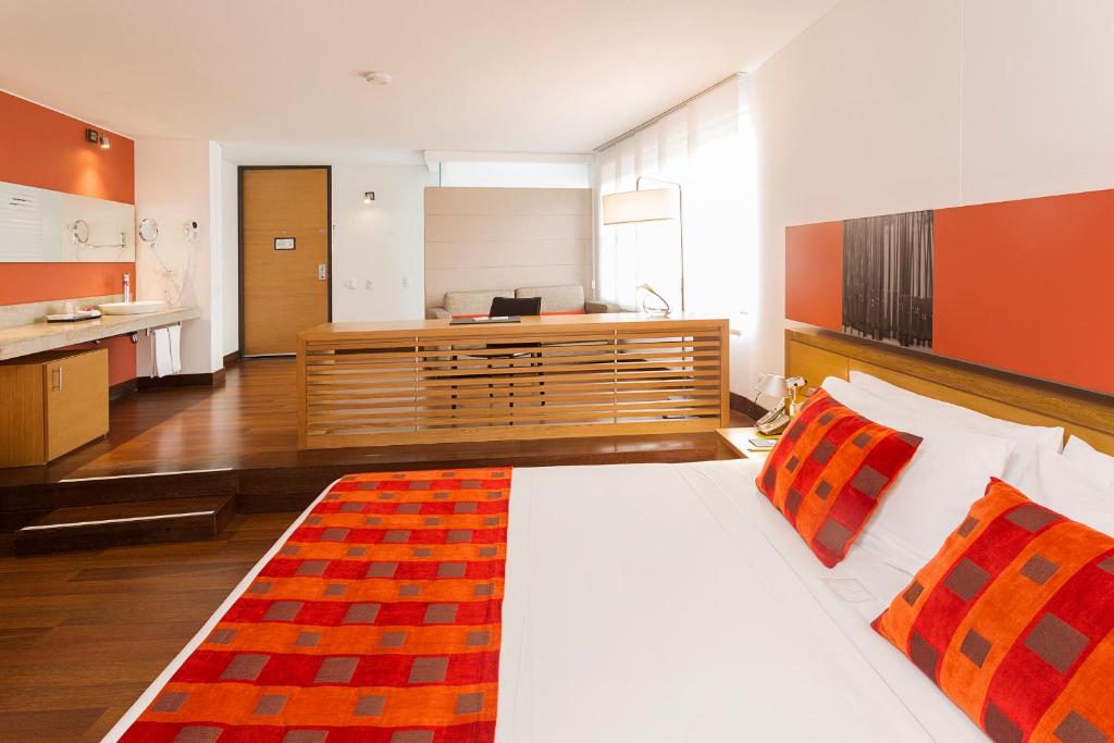 Hotel bh La Quintaにあるベッド