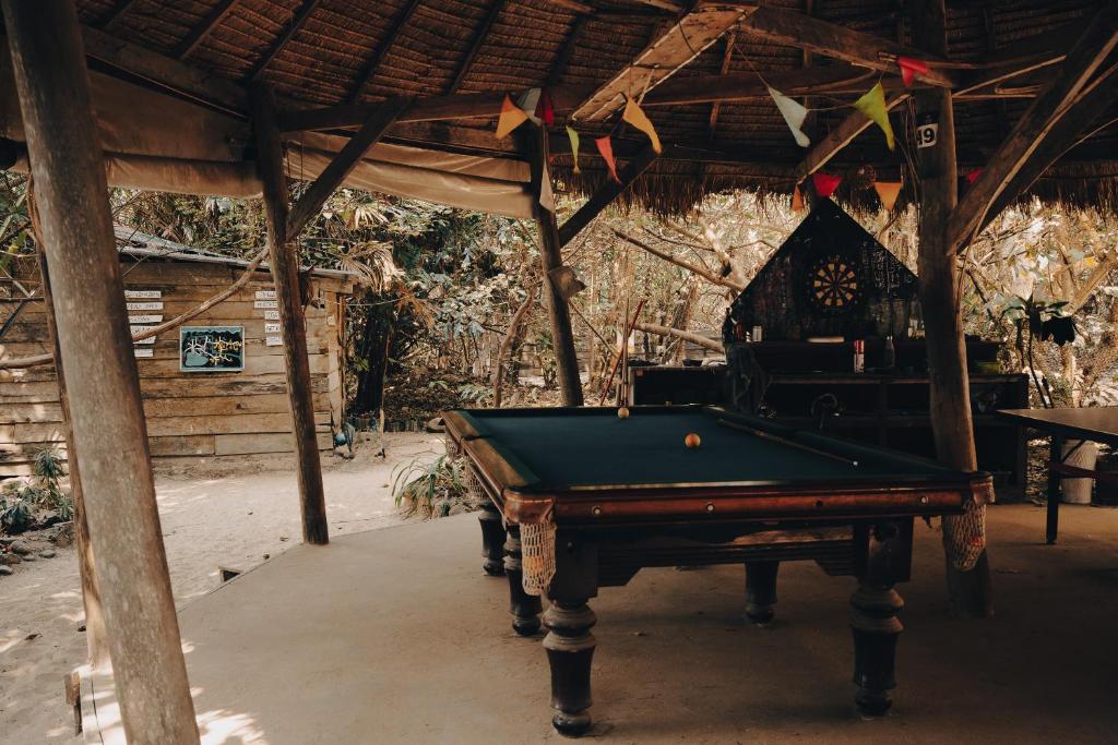 Biliár nebo kulečník v ubytování Kactus-Your Island Sanctuary On Koh Ta Kiev