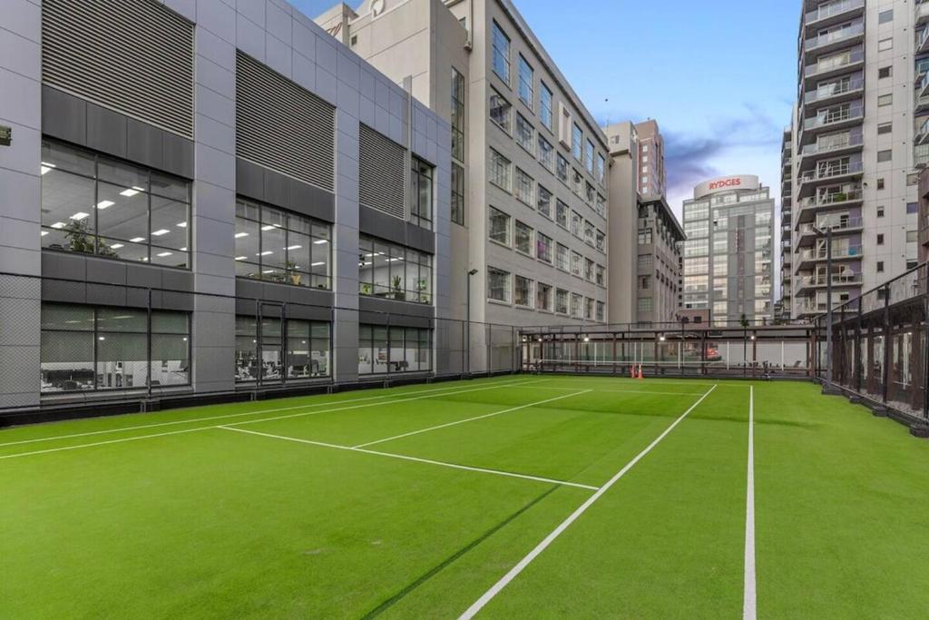 Spacious City Studio Stay - Modern with Extras - Resim 7