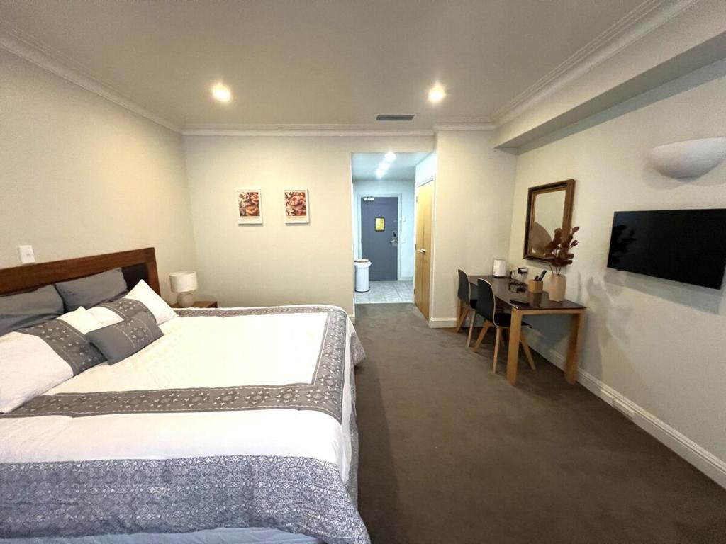 Spacious City Studio Stay - Modern with Extras - Resim 2