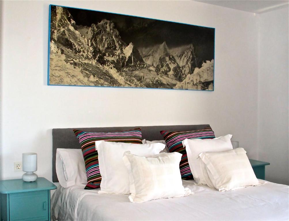 A bed or beds in a room at El Sosiego