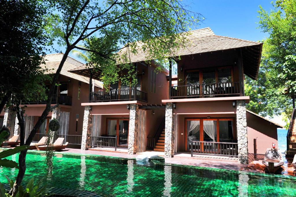 Bazén v ubytování Koh Tao Beach Club nebo v jeho okolí
