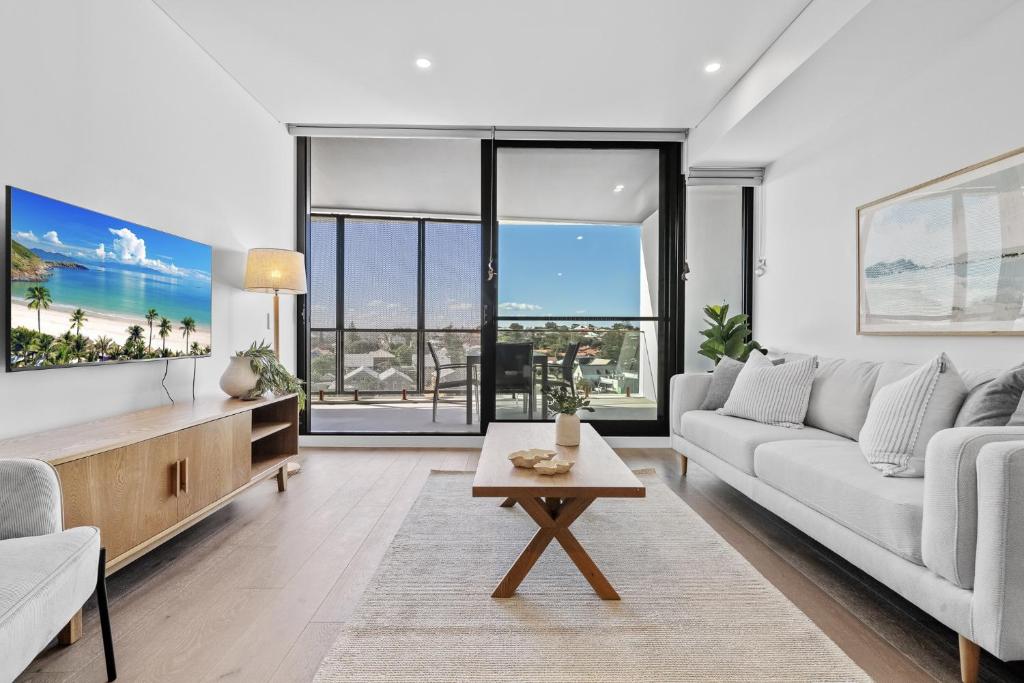 Stylish 2-Bed Unit with Views & Rooftop Access, North Fremantle ...