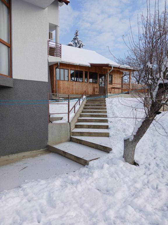 Perla Argesului, Ciubar, Piscina, Lift, Gratar, Cabana, Pensiuni, Hotel Cazare Transfăgarasan Curtea de Arges v zimě