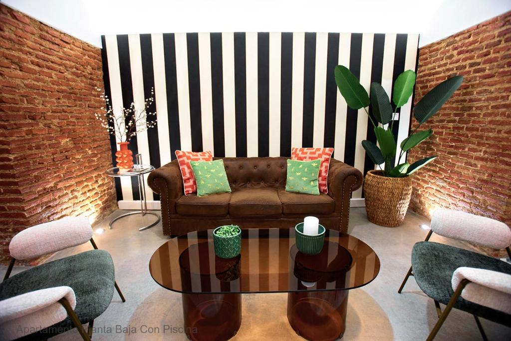 Posezení v ubytování Apartamentos Durán Pizarro 1930