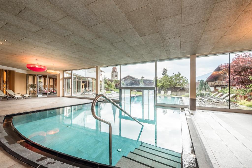 Bazén v ubytování Hotel Gasserhof nebo v jeho okolí