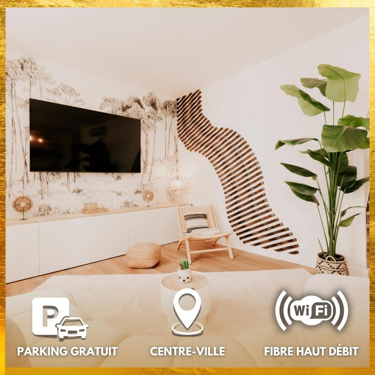 un salon avec une télévision dans l'établissement FREE Parking - Self Checkin - WIFI - Terrasse - LA MAISON COCO by SUPERBORDEAUX, à Bordeaux