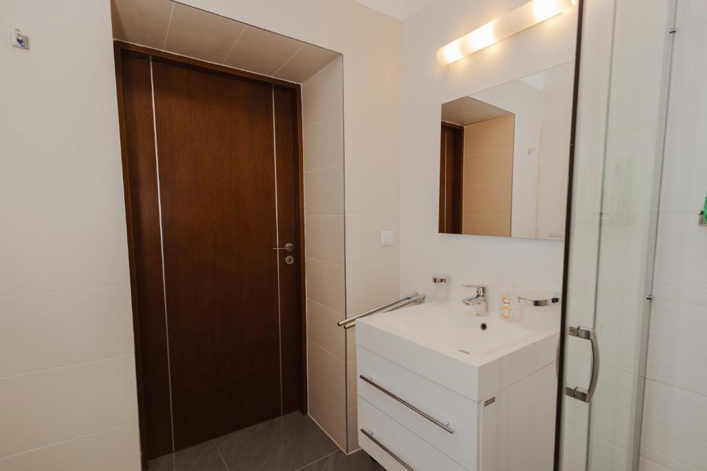 Casa Nicolae Luxury Suites - Resim 43