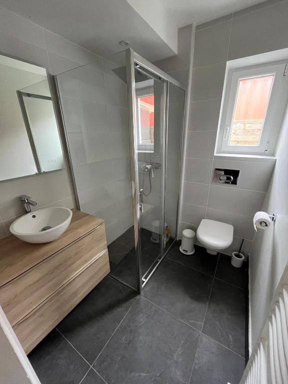 Kúpeľňa v ubytovaní Agréable maison de ville avec une belle terrasse