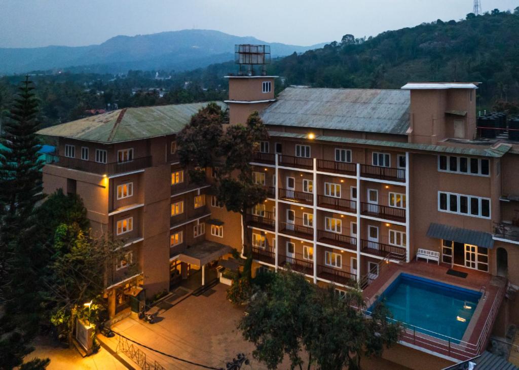 Nespecifikovaný výhled na hory nebo výhled na hory při pohledu z hotelu