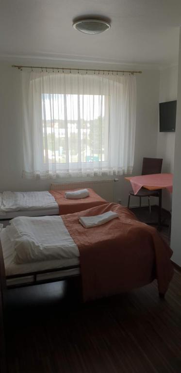 Restauracja i Noclegi Pod Sikorką - 