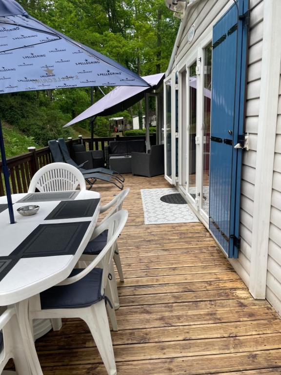 Patio alebo iná vonkajšia časť ubytovania Mobile Home PREMIUM AZUR climatisé tout équipé