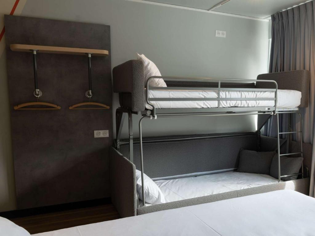 Ibis Budget Saint Malo Centre - Family Room