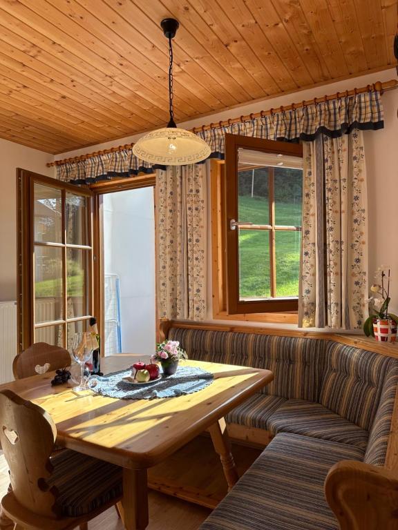 Posezení v ubytování Gasthof-Pension Waldfriede
