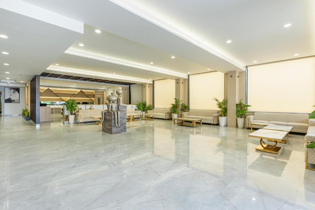 Posezení v ubytování Hotel Elinor By Dazzling Hotels & Resorts