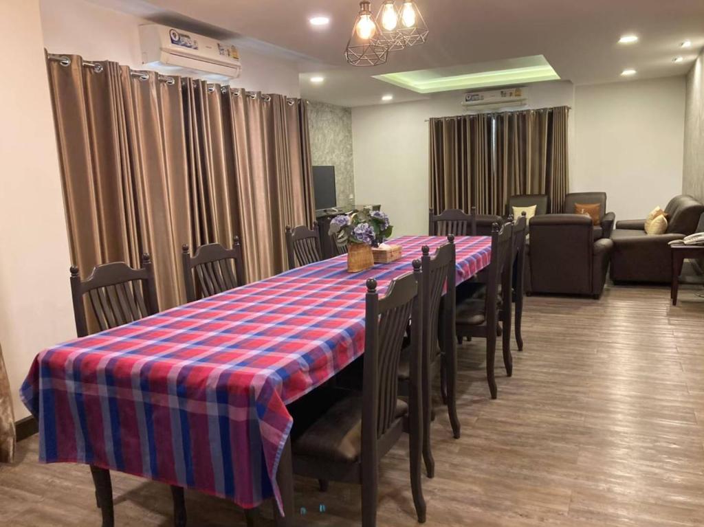 Boutique Poo-Yai Lee - Resim 22