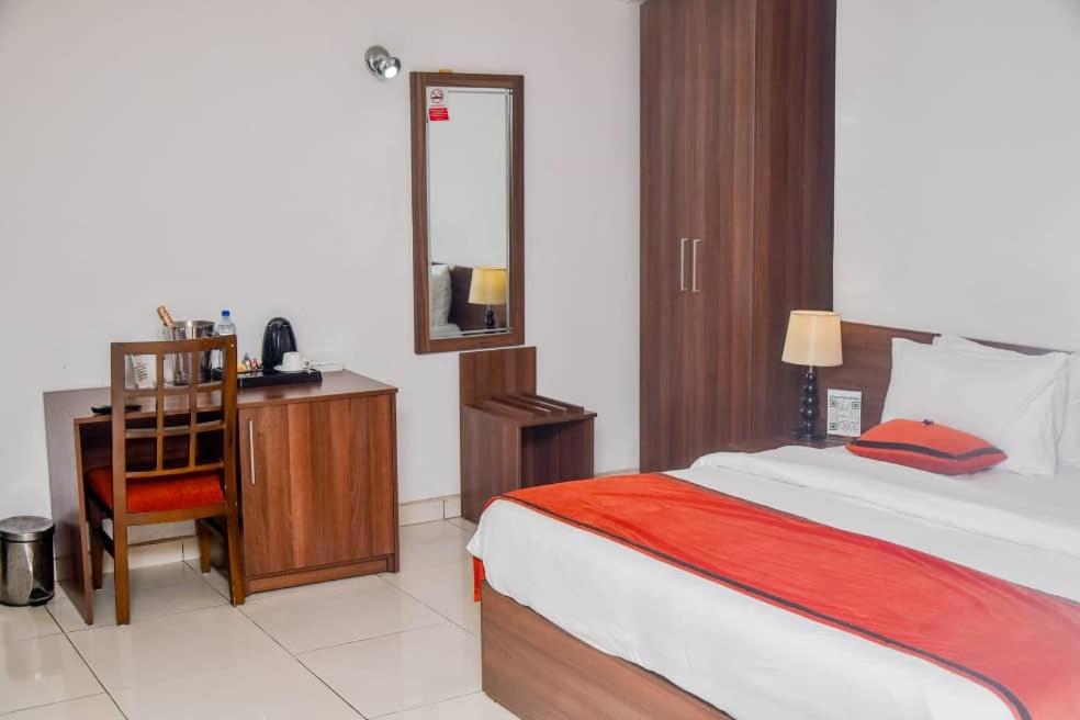 Postel nebo postele na pokoji v ubytování Dview Hotel
