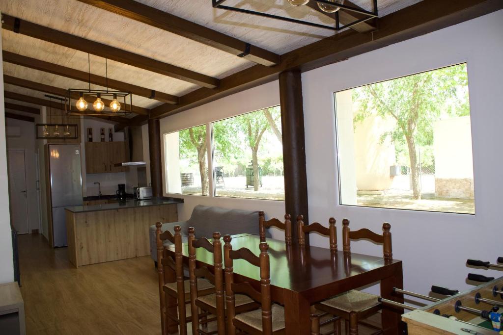 Kuchyň nebo kuchyňský kout v ubytování Lujosa casa en la cuna del Quijote