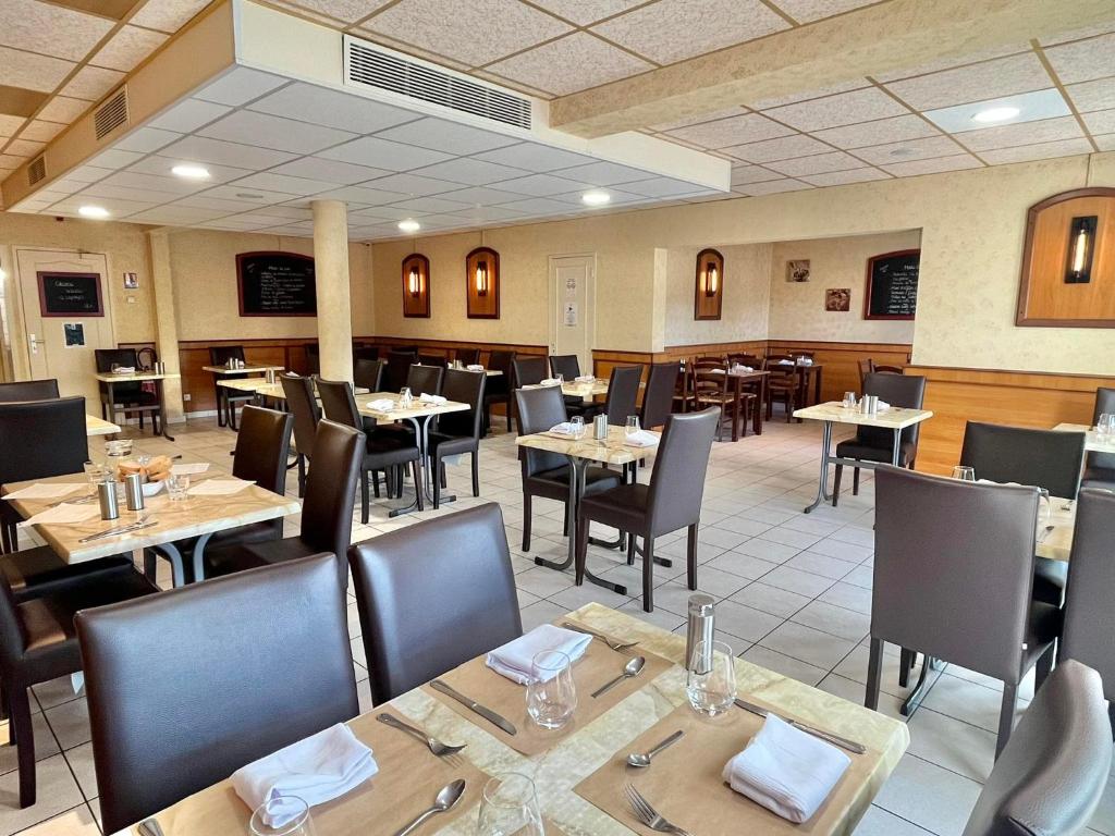 Restaurace v ubytování Logis Hôtel Sully le Château