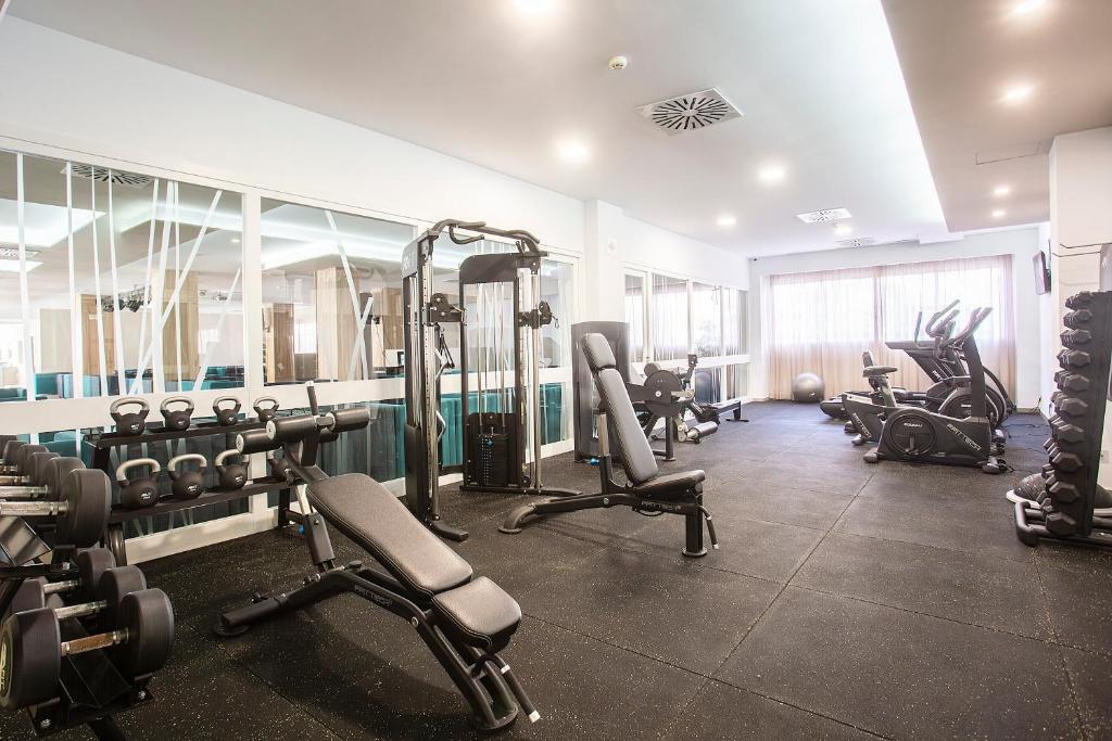 Fitness centrum a/nebo fitness zařízení v ubytování BQ Delfín Azul Hotel