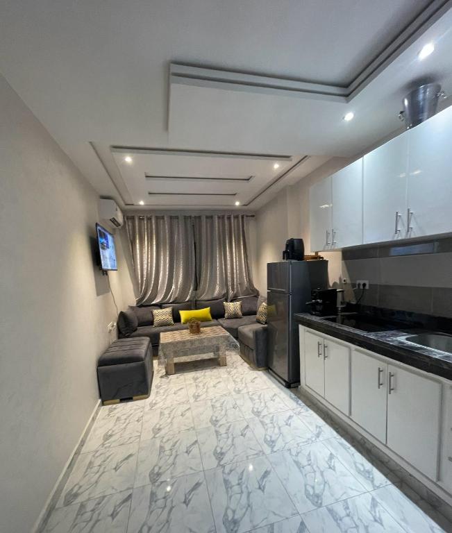 Kuchyň nebo kuchyňský kout v ubytování Appartement lumineux clim et balcon vue sur montagne
