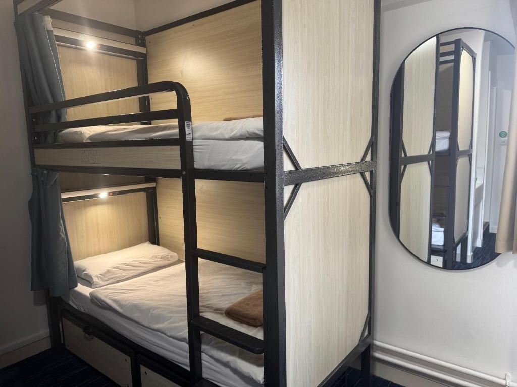 Voodi või voodid majutusasutuse Kinlay Hostel Eyre Square toas