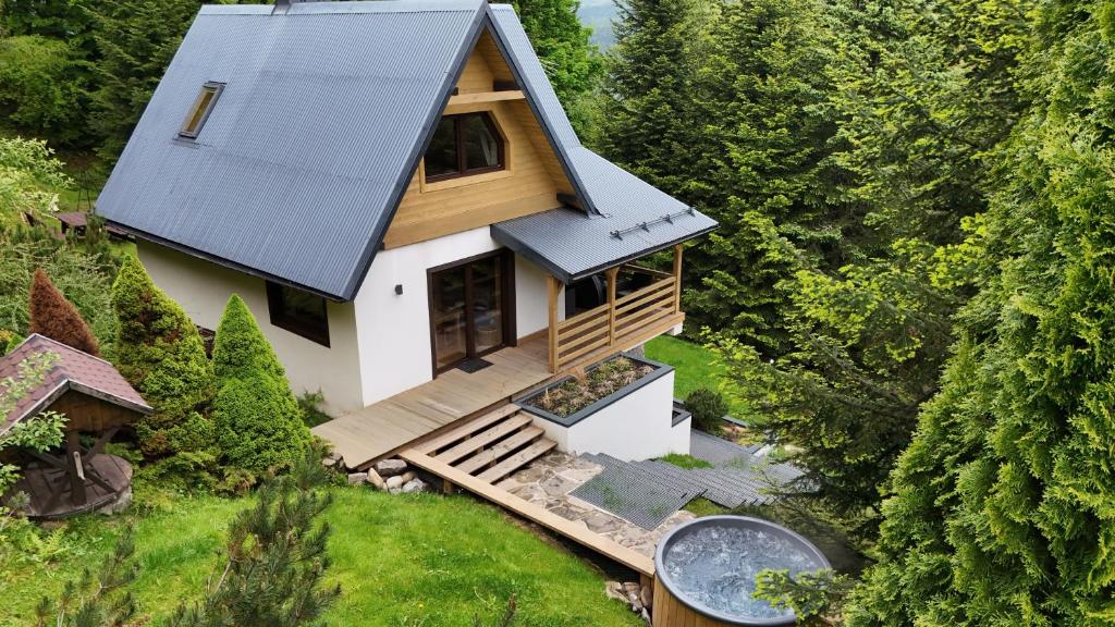 Vonkajšia záhrada v ubytovaní Mountain Cottage Lubomierz