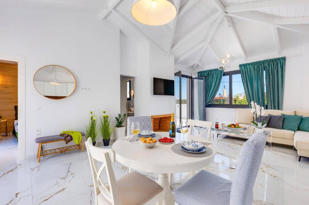 Część wypoczynkowa w obiekcie Villa Selena by Villa Plus
