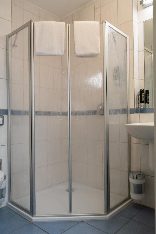 Koupelna v ubytování Autohof Hotel Salzbergen