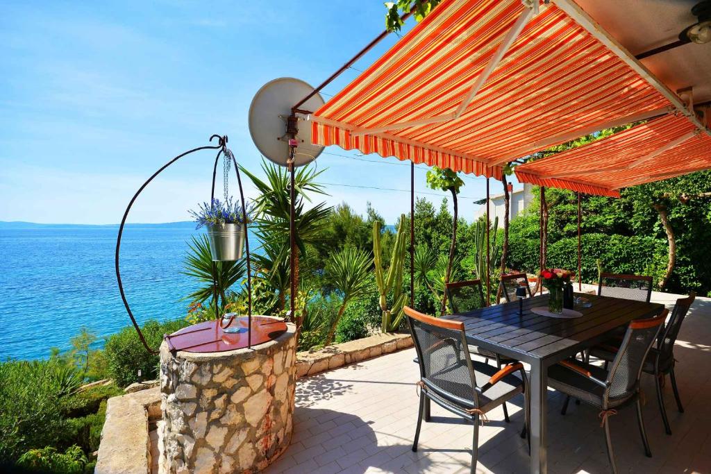 Holiday home in Okrug Gornji 6160
