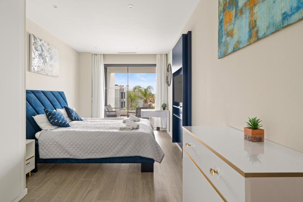 Postel nebo postele na pokoji v ubytování Luxury Apartment Tomaso - The View Fuengirola