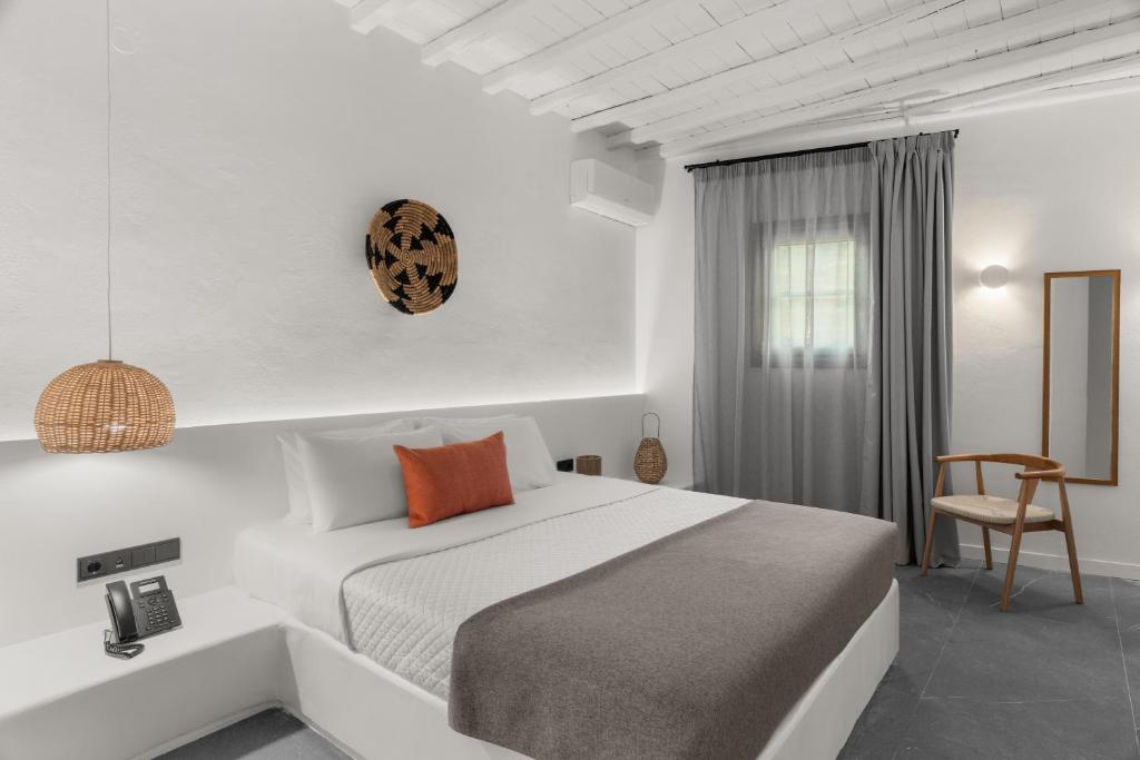 Mr and Mrs White Tinos - 13