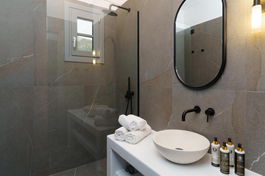 Mr and Mrs White Tinos - 14