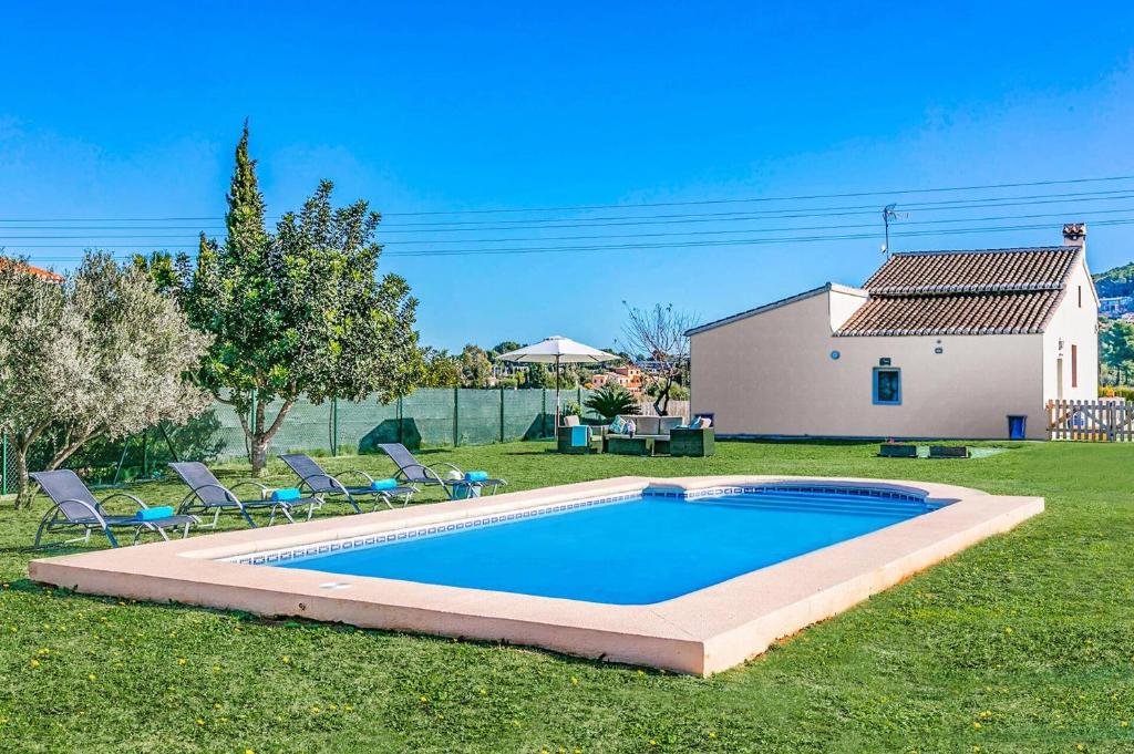 The swimming pool at or close to Villa Vinyes by Villa Plus