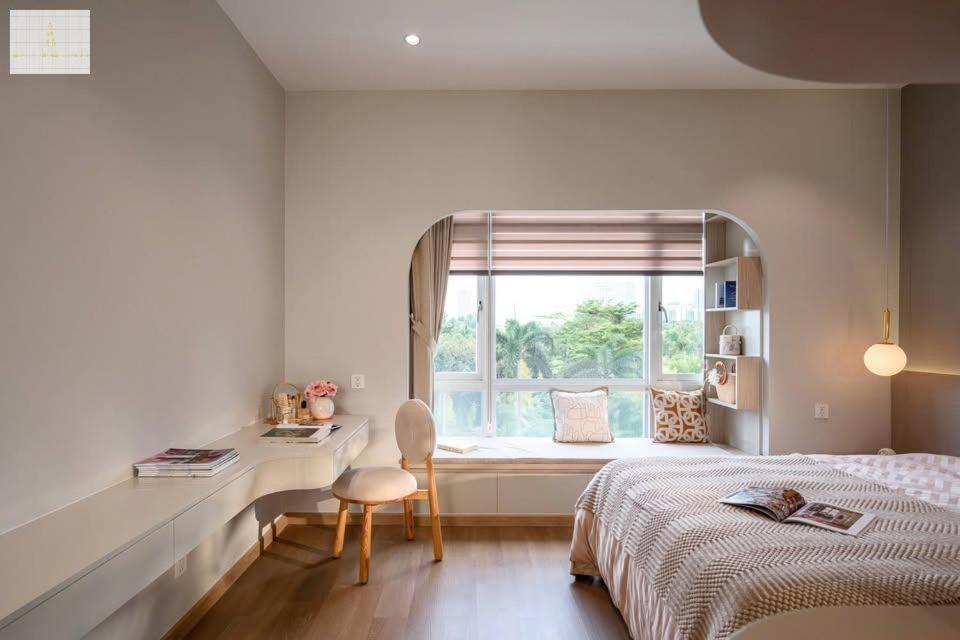 Postel nebo postele na pokoji v ubytování Landmark 81 Luxury Romantic Apartment