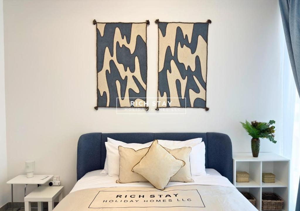 Postel nebo postele na pokoji v ubytování Unique 1BR in Stella Maris,City View,Dubai Marina