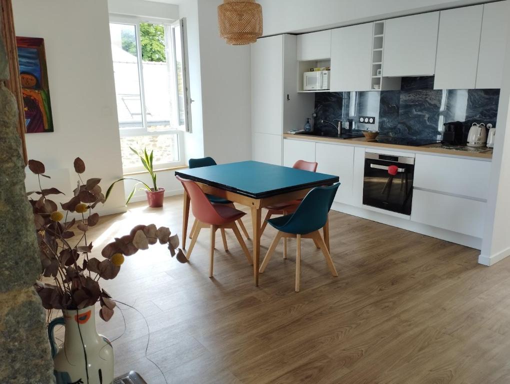 Kuchyňa alebo kuchynka v ubytovaní Maison de Kerangall Brest appartement jardin et parking