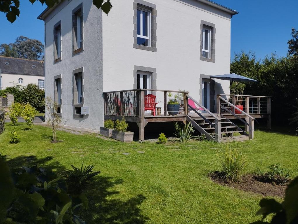 Vonkajšia záhrada v ubytovaní Maison de Kerangall Brest appartement jardin et parking