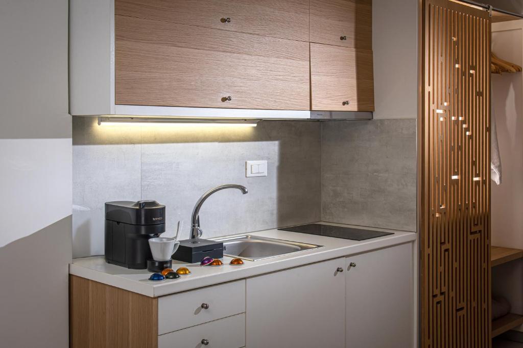 Kuchnia lub aneks kuchenny w obiekcie Mary Hotel & Mary Royal Suites